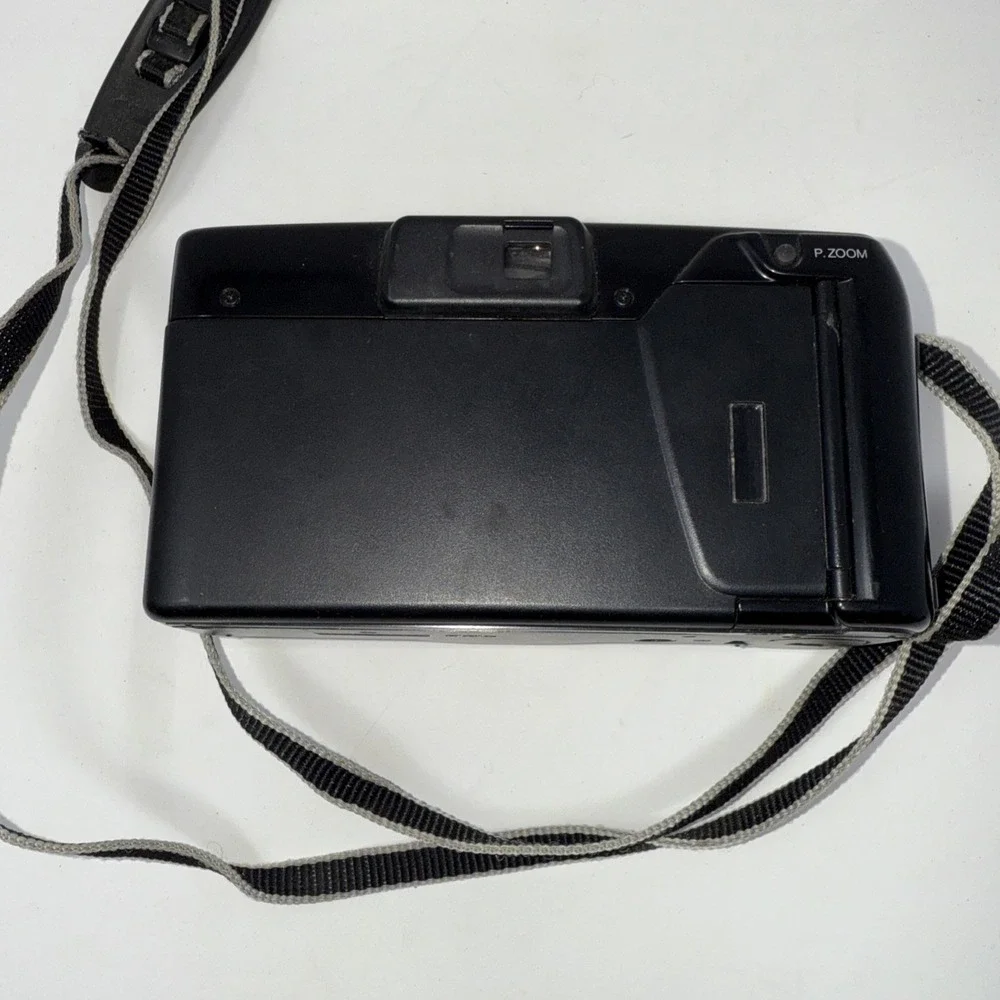 Minolta Freedom Zoom 90 Date 35mm Point & Shoot Film Camera With Bag PARTS ONLY